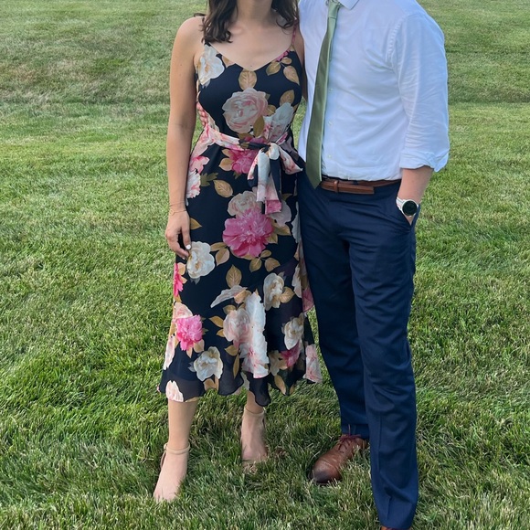 KARL LAGERFELD PARIS Printed Belted Midi Dress - Picture 3 of 3